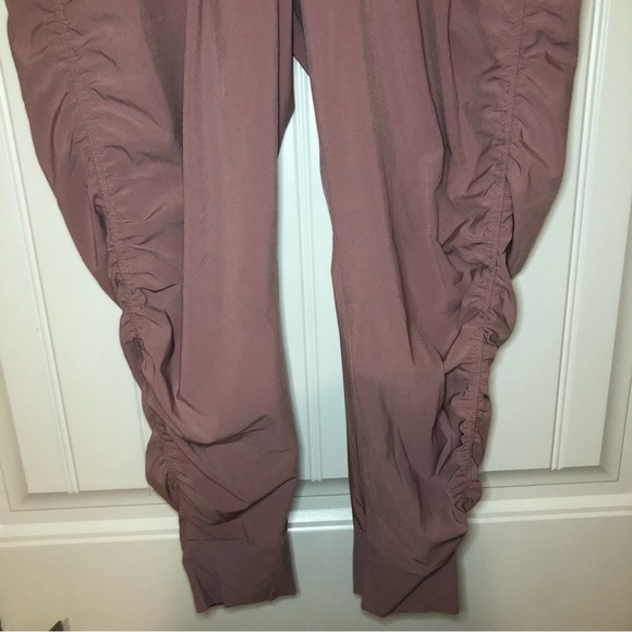 Athleta Violet Aligned Attitude Sweatpants Size 10 Petite - Picture 6 of 12